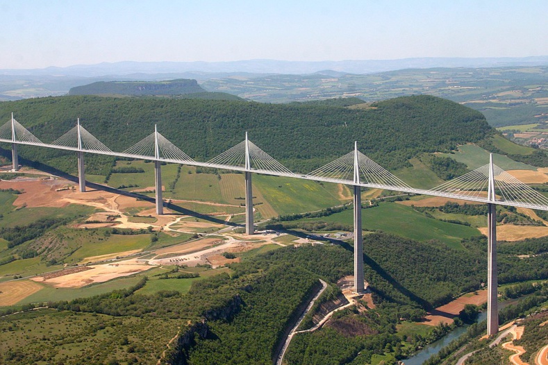 Recovery Plans and Major Infrastructure Projects: Drawing Inspiration from France?