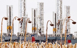 Smart production techniques squeeze the last drops out of older oil wells Smart production techniques squeeze the last drops out of older oil wells