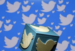 Twitter hands out stock and cash to retain its employees
