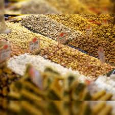 Global Food Prices Slide Amid Record Harvests and Supply Glut