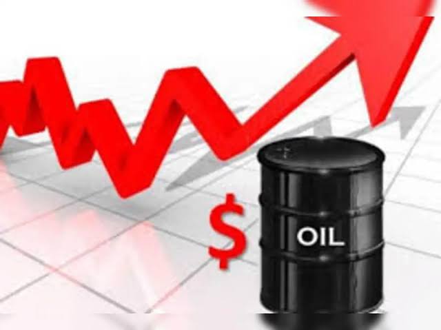 Hormuz Tensions Revive Oil Market Risk Premium
