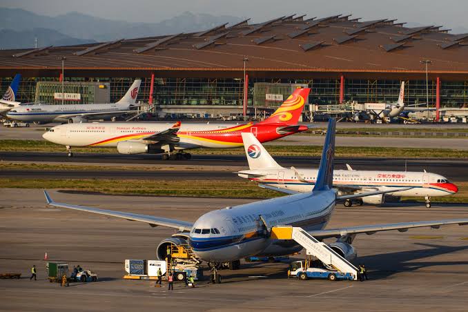 China’s Fuel Shock Deepens Airline Losses Despite Rising Demand
