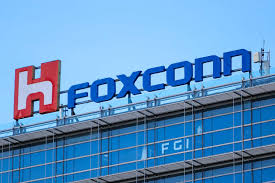Foxconn Downgrades Full-Year Outlook as U.S. Tariff Threat Casts Shadow Over AI Boom
