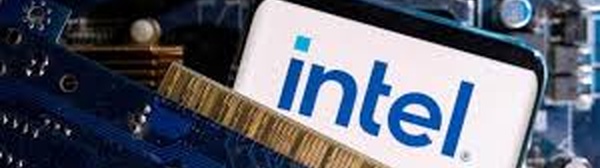 Strategic Shake‑Up and Competitive Strains Send Intel Shares Lower