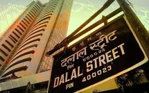 Indian Markets Under Pressure As IT Sector Falters Amid Global Trade Uncertainty