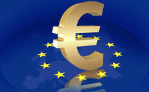 Policy Divergence and Weak Growth Weigh on the Euro, Driving Its Slide