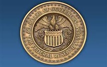 Fed Policymakers Divided Over Balancing Inflation Risks and Timing of Rate Cuts