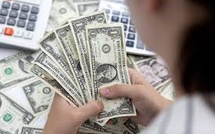US Dollar Under Pressure: PGIM Exec Warns of Risk If Trump Pulls Fed Leftward