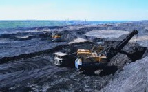 As Banks Grow Cautious, US Shale Oil Firms Feel Credit Squeeze